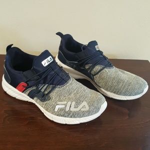 Boys Fila slip on sneakers size 4.5